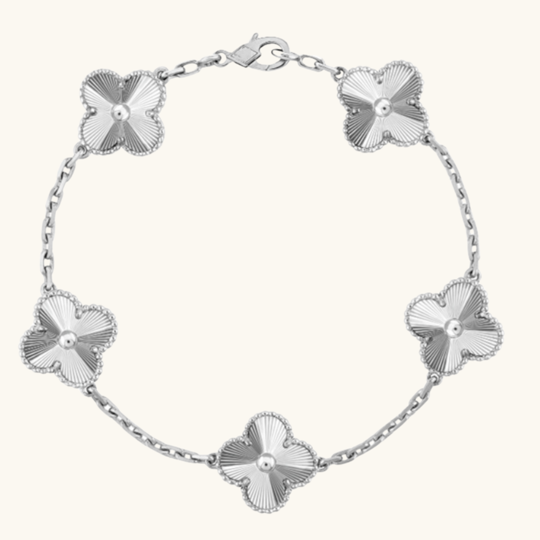 Trinity Clover Gold